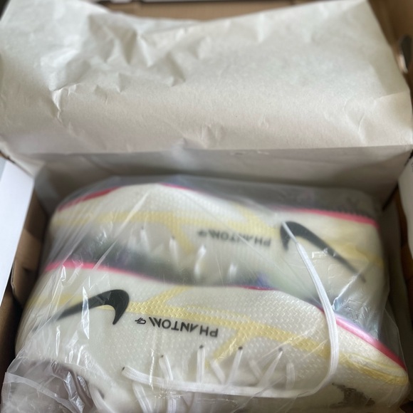 Nike cleats - Picture 2 of 9